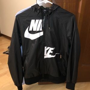 Women’s Nike windbreaker